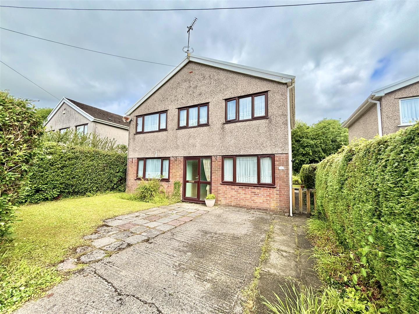 Hen Parc Avenue, Upper Killay, Swansea, SA2 7HA